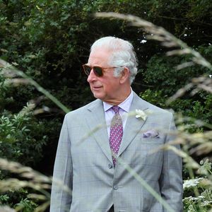 Lässig mit Sonnenbrille: So stilsicher ist Prinz Charles!