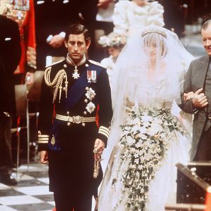 Söhne erlauben es: Lady Dis Hochzeitskleid wird ausgestellt