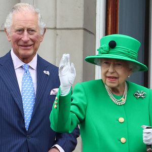 Erster Todestag: König Charles ehrt seine geliebte Mutter!