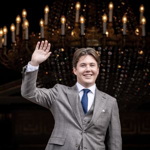 Kronprinz Christian regiert, während Eltern im Urlaub sind