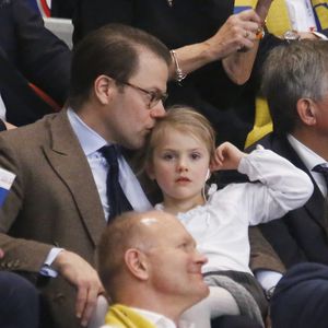Fan-Girl: Prinzessin Estelle jubelt im Handball-Stadion!