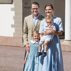 Neue Bilder! Prinz Oscar zuckersüß & Estelle schon sooo groß
