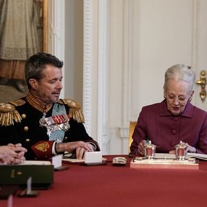 König Frederik gibt ein Update nach dem Sturz seiner Mutter