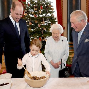 Vier-Generationen-Bild: Britische Royals backen zusammen