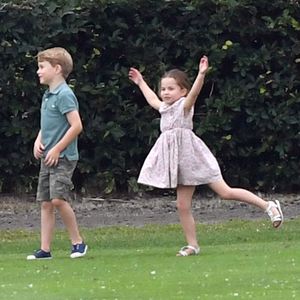 Mama Kate beim Tennis: Charlotte & George feiern Party