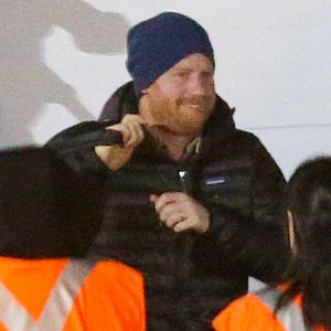 Prinz Harry flog mit Passagiermaschine zurück nach Kanada