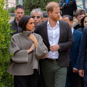 Herzogin Meghan begeistert in Jordanien mit Zara-Chanel-Mix