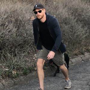 Ganz leger: Prinz Harry beim Gassigehen in Santa Barbara