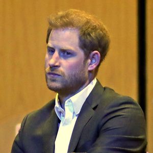 Autorin fordert Entschuldigung von Harry für frühere Taten!