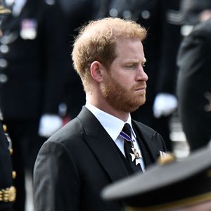 Prinz Harry flehte um Aufschub von Todesnachricht der Queen