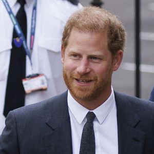 Wegen Krönung: Ist Prinz Harry in Großbritannien gelandet?