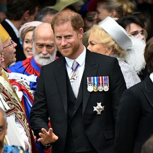 Deshalb saß Prinz Harry während Krönung nur in dritter Reihe