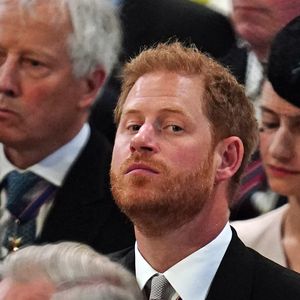 Prinz Harry schiebt Panik wegen seines Enthüllungsbuches!
