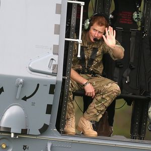 Stolz auf Fluglizenz: Prinz Harry tritt Helikopter-Club bei