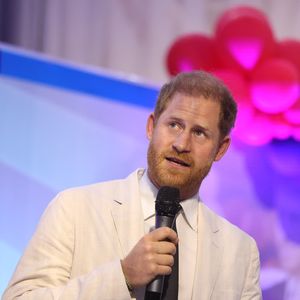 Zu Unrecht ausgezeichnet? Prinz Harry ignoriert die Kritik