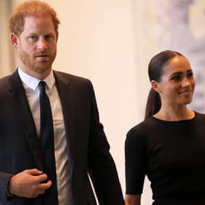 Krisengerüchte: Prinz Harry ohne Herzogin Meghan in Japan