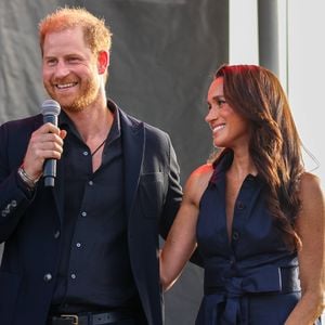Selten: Prinz Harry und Meghan strahlen bei Charity-Event