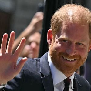 Prinz Harry sorgt mit ganzem Namen in Podcast für Lacher