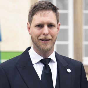 Nach Scheidungskrieg: Prinz Leka zeigt sich mit neuer Frau