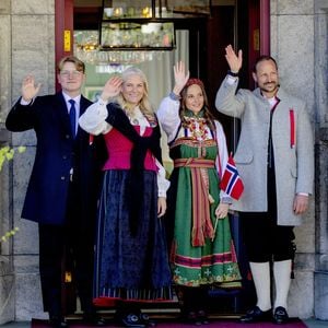 In Trachten: Norwegische Royals zelebrieren Nationalfeiertag