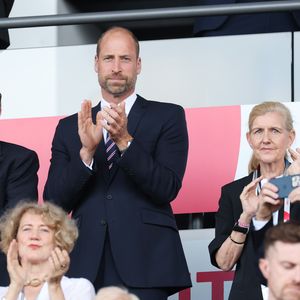 Prinz William unterstützt englische Fußballerinnen bei EM