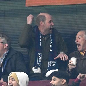 Prinz William feiert Sieg von Aston Villa in Birmingham