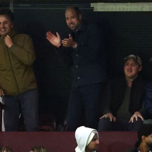 Prinz William feuert sein Lieblingsfußballteam frenetisch an