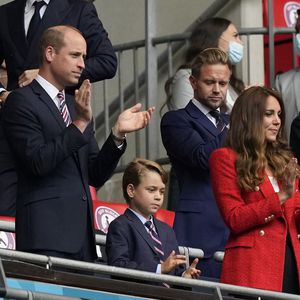 Preiswert schick: Herzogin Kate bei EM-Spiel mit Zara-Blazer