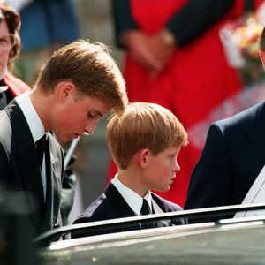 Dank Prinz William: So überstand Harry Dianas Beerdigung!