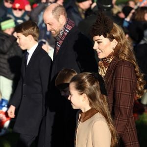 Königlicher Weihnachtsmorgen: Die Royals spazieren vereint