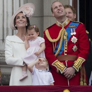 Royals, wie du und ich: Im Linien-Flugzeug nach Kanada