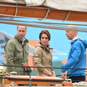 Royals ahoi! William und Kate bringen ihren Kids Segeln bei
