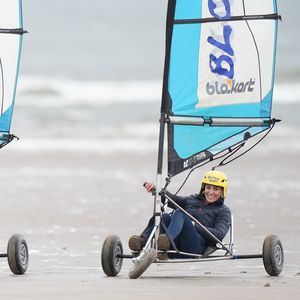 Zauberhafte Fotos zeigen William und Kate beim Strandsegeln