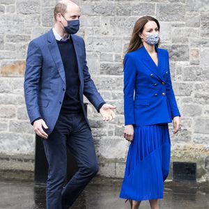 Inspiriert: Herzogin Kate im stilechten Diana-Look unterwegs