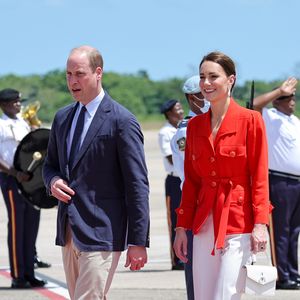 Süßer Moment! Prinz William hält die Hand von seiner Kate