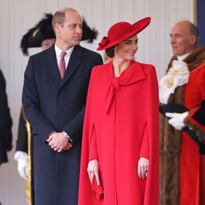 Ganz in Rot: So auffällig ist Prinzessin Kates neues Outfit!