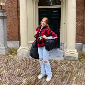 Zerrissene Jeans: Prinzessin Alexia am ersten Tag im College