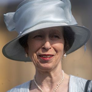 So schnell ist Prinzessin Anne mit ihrem Styling fertig
