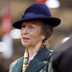 Prinzessin Anne trägt bei Gala eine Hommage an die Queen