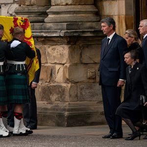 Emotionale Bilder: Anne verneigt sich vor dem Sarg der Queen