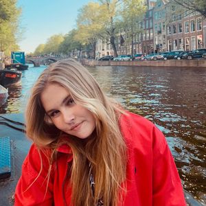 Nach Mafia-Drama: Prinzessin Amalia ist zurück in Amsterdam!