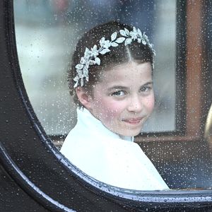 Ganz die Großmutter: Prinzessin Charlotte lächelt wie Diana