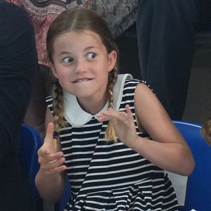 Royaler Lacher: Prinzessin Charlotte entzückt mit Grimassen!