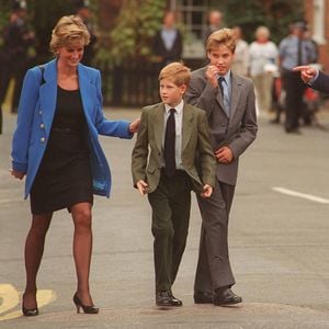 So sehr litten William und Harry unter Rosenkrieg der Eltern