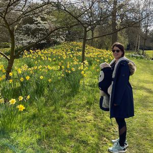 Sonniger Spaziergang: Prinzessin Eugenie mit Baby unterwegs