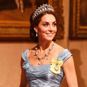 Tiara oder keine Tiara: Prinzessin Kate ist unentschlossen