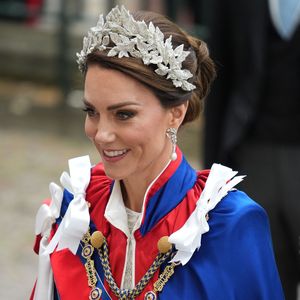 Bei Krönung kombinierte Prinzessin Kate alte und neue Looks!
