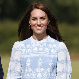 Prinzessin Kate setzt mit diesem Kleid ein großes Statement!