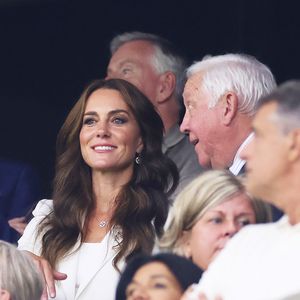 Prinzessin Kate feuert die englische Rugby-Mannschaft an