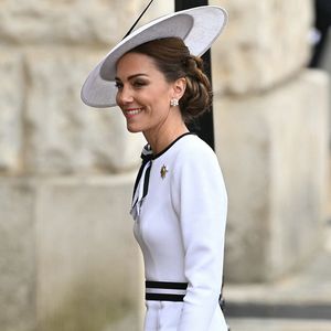 Prinzessin Kates weißer Parade-Look vermittelte Stabilität!
